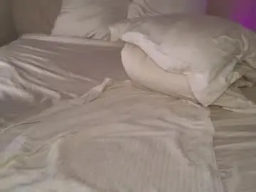 Chaturbate Live Sex Cam of ericamiracle15