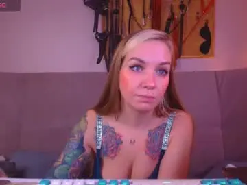 Chaturbate Sex Cam of carrie_moonshine