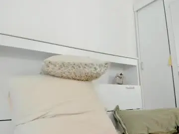 Chaturbate Live Sex Cam of crystalnut