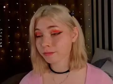 Chaturbate Live Sex Cam of falinegelling