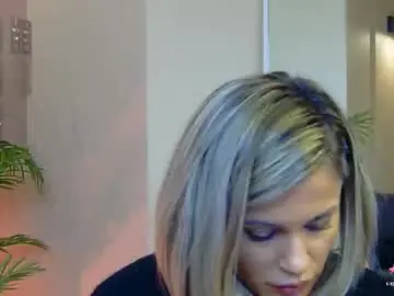 Chaturbate Watch Live Sex Cams of avrillcyrux
