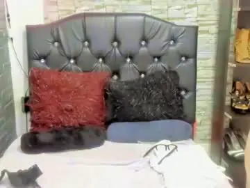 Chaturbate Live Sex Cam of ivana_kyle