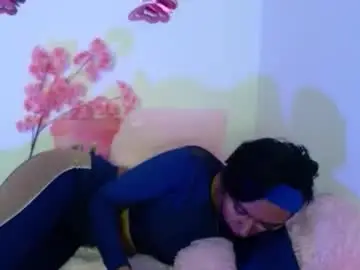 Chaturbate Live Sex Cam of amber__777