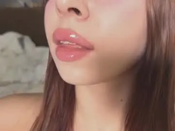 Chaturbate Live Sex Cam of yumm__