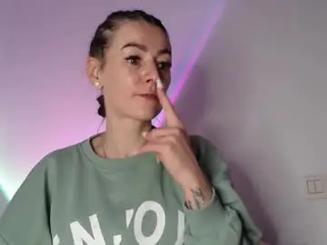 Chaturbate Nude Webcam of alycediamond21