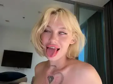 Chaturbate Free Live Porn of golden_alinee