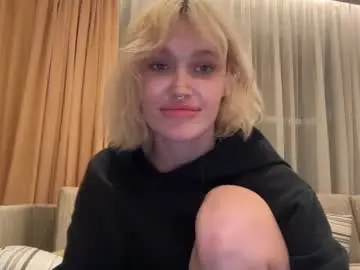 Chaturbate Live Sex of golden_alinee