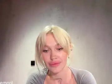 Chaturbate Live Sex Cam of golden_alinee