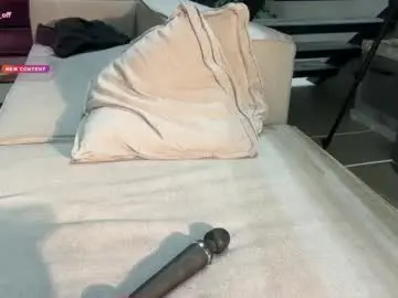 Chaturbate Live Porn of golden_alinee
