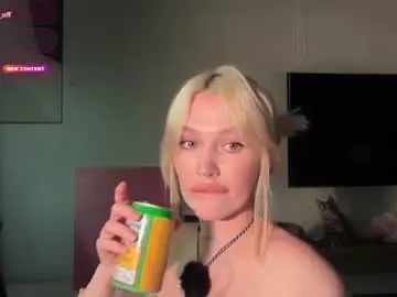 Chaturbate Live Porn of golden_alinee