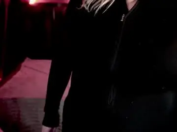 Chaturbate Live Sex Cam of tinkerrbelll