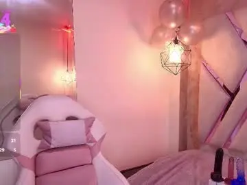 Chaturbate Watch Live Sex Cams of lilith_curvy