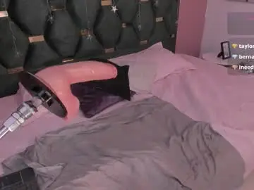 Chaturbate Free Live Porn of micki__