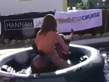Chaturbate Sex Cam of hannahjames710