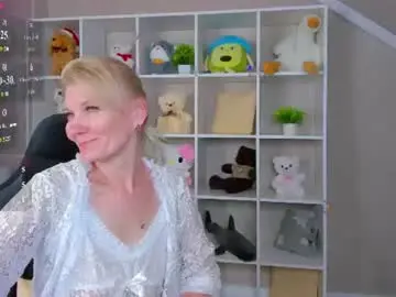 Chaturbate Live Sex Cam of julie_lucasss