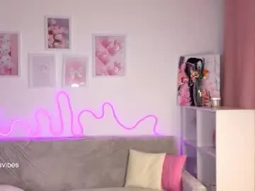 Chaturbate Free Live Porn of maya_blonde18