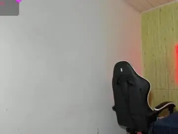 Chaturbate Live Sex Cam of raven_rouge