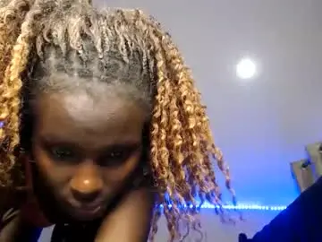 Chaturbate Live Sex Cam of essy_hero