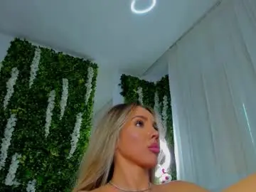 Chaturbate Best live sex cam show of zinasquirts