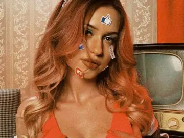 Cherry Watch Live Sex Cams of sarahdrew