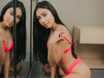 Imlive Sex Chat of LauraSquirter_