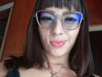 Imlive Sex Cam of Axia6Catherine9