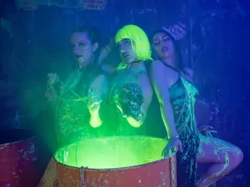 Imlive Free Porn Cam of trioofwitches