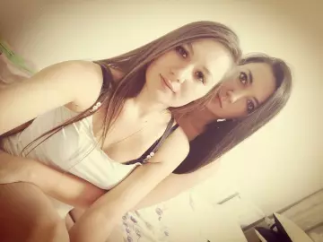 Imlive Live Sex Cam of AnnyAndAmmy22