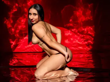 Imlive Nude Webcam of HollyxRogers