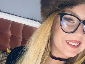 Imlive Live Sex Cam of KittyHumpsX