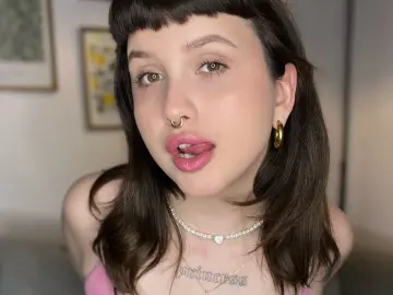 Imlive Watch Live Sex Cams of hellfirekiss_