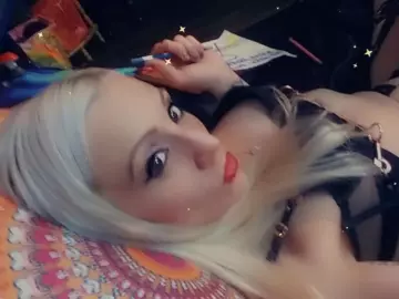 Imlive Best live sex cam show of SquirTwerp23