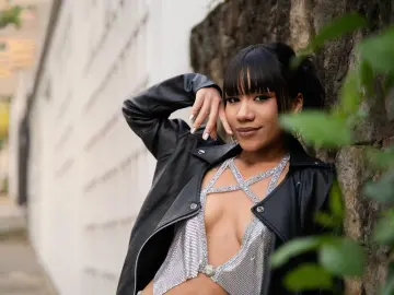 Imlive Sex Chat of JuliaBell