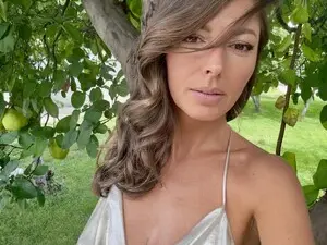 Myfreecams Nude Webcam of Nikolle_01