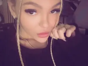 Myfreecams Live Sex Cam of Daisy_abby03