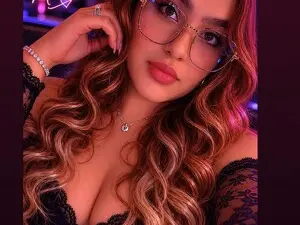 Myfreecams Watch Live Sex Cams of Adele_cruzz