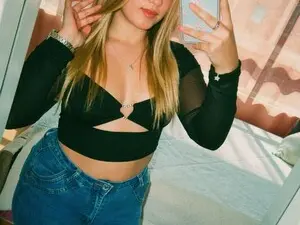 Myfreecams Live Porn of Ema_tayy