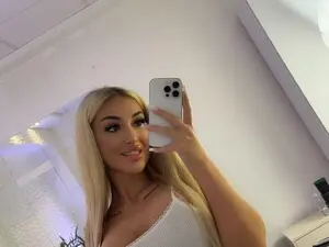 Myfreecams Live Porn of BlondieXStar