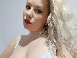 Myfreecams Watch Live Sex Cams of ADELAIS