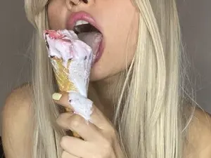 Myfreecams Live Sex Cam of MoonLush