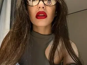 Myfreecams Sex Chat of BowtoRina