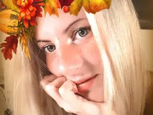 Myfreecams Live Sex Cam of Helenadoll