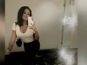 Myfreecams Watch Live Sex Cams of LuciannaLayne