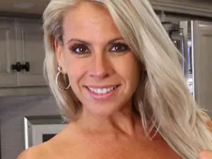 Myfreecams Adult Video Chat of WildWifeBarbi