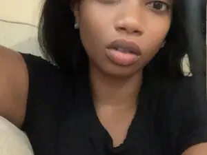 Myfreecams Live Sex Cam of Iluvishmet