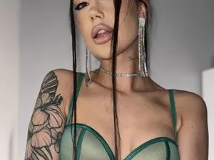 Myfreecams Free Live Porn of HotCrispbread