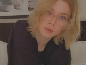 Myfreecams Watch Live Sex Cams of wrong_room