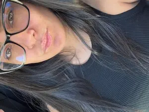 Myfreecams Live Sex of Abril_01