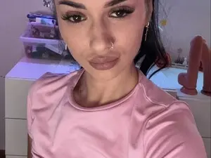 Myfreecams Sex Chat of SellenaCarter