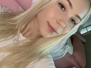 Myfreecams Live Porn of Snowkitty